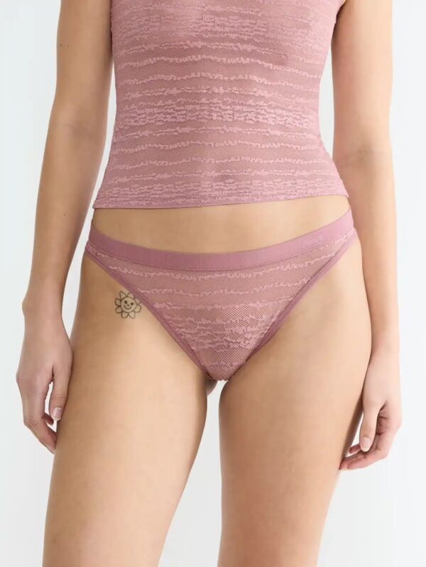 String Sloggi Free Evolve PU Lace Σάπιο Μήλο