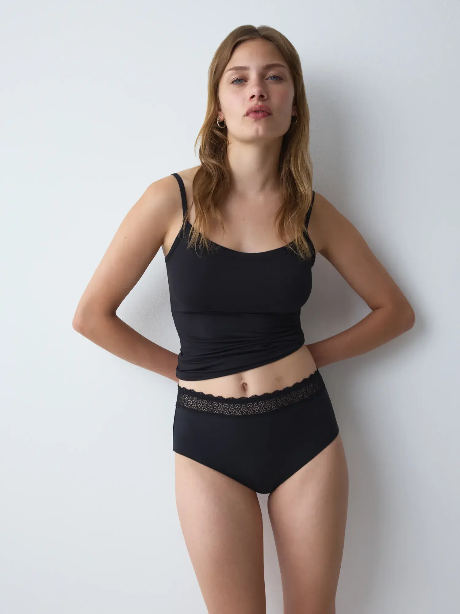 Γυναικείο σλιπ Triumph Feel Of Modal Midi 10214399 μαύρο
