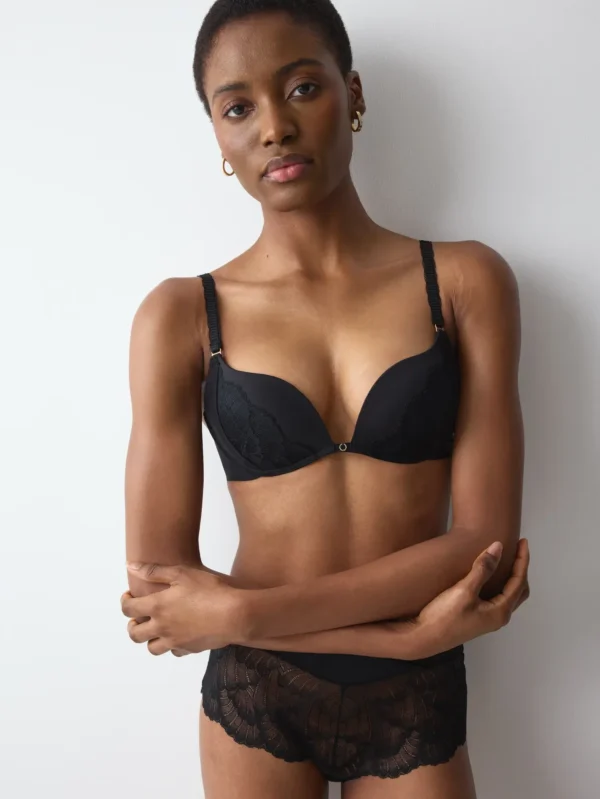 Σουτιέν Triumph Love in Lace WHU Push-Up 10229134-0004